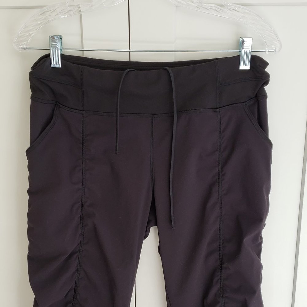 Lucy Size Medium Jogger Capris